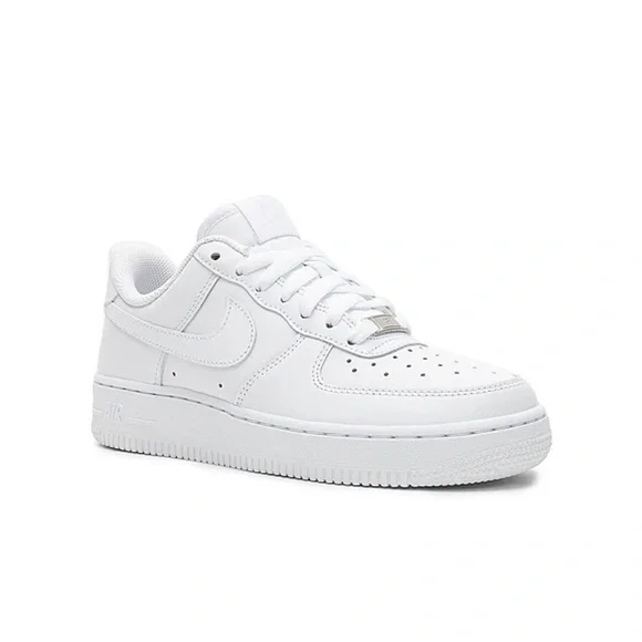 EUC Women’s Size 8 (Euro Sz 39) Nike Air Force 1 Low 07’ Sneakers Triple White - Picture 3 of 15